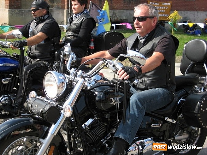 Zdjęcie w galerii na portalu naszwodzislaw.com: Jak maszyny w polu zawiodą, to gospodynie chętnie pomogą! wiadomości z regionu