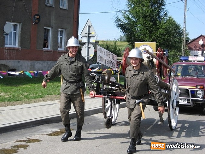 Zdjęcie w galerii na portalu naszwodzislaw.com: Jak maszyny w polu zawiodą, to gospodynie chętnie pomogą! wiadomości z regionu