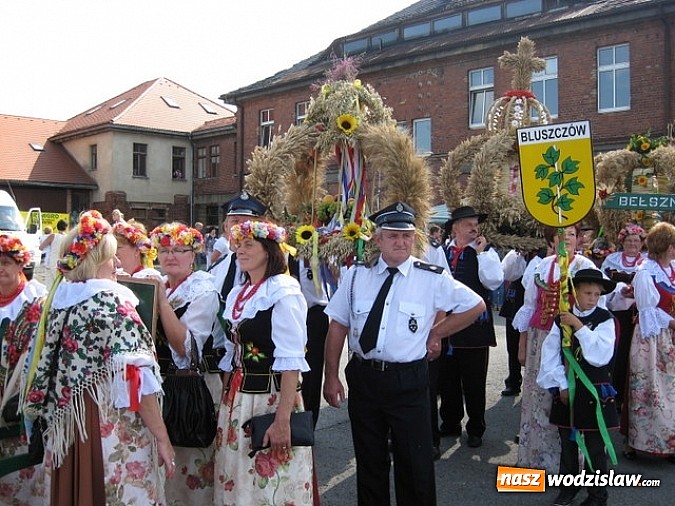 Zdjęcie w galerii na portalu naszwodzislaw.com: Jak maszyny w polu zawiodą, to gospodynie chętnie pomogą! wiadomości z regionu