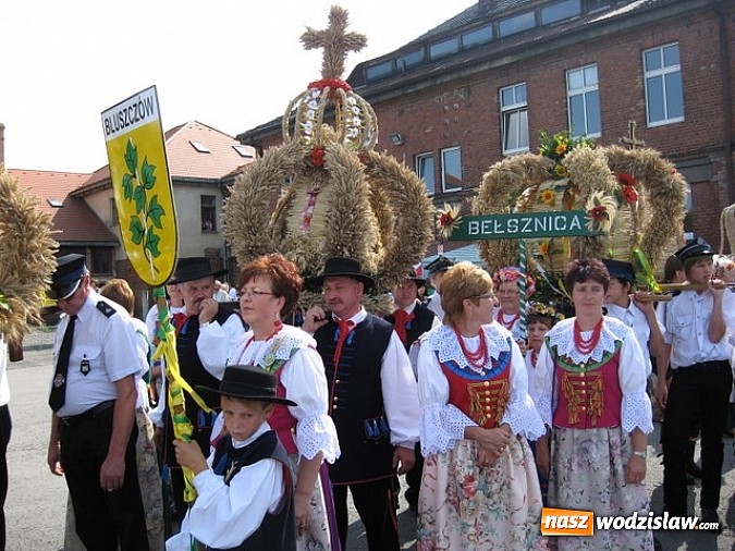 Zdjęcie w galerii na portalu naszwodzislaw.com: Jak maszyny w polu zawiodą, to gospodynie chętnie pomogą! wiadomości z regionu