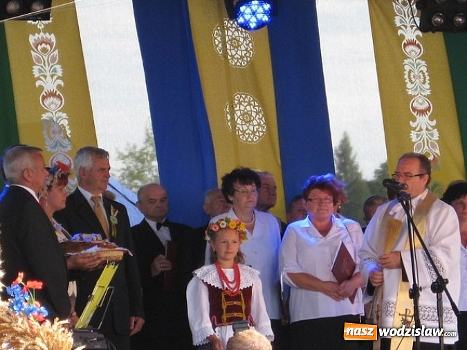 Zdjęcie w galerii na portalu naszwodzislaw.com: Jak maszyny w polu zawiodą, to gospodynie chętnie pomogą! wiadomości z regionu