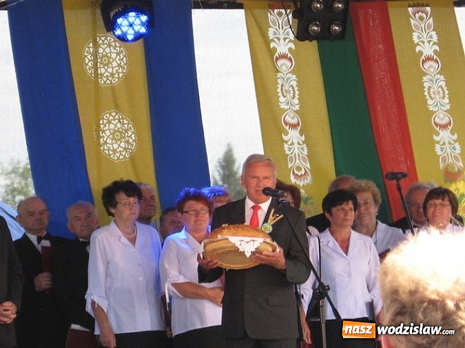 Zdjęcie w galerii na portalu naszwodzislaw.com: Jak maszyny w polu zawiodą, to gospodynie chętnie pomogą! wiadomości z regionu