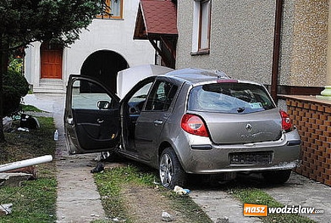 Zdjęcie w galerii na portalu naszwodzislaw.com: Wypadek w Gorzycach. Pasażer renault nie żyje wiadomości z regionu