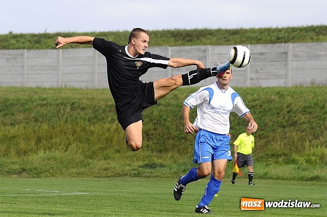 Zdjęcie w galerii na portalu naszwodzislaw.com: Kapitan uratował punkt dla Czarnych wiadomości z regionu