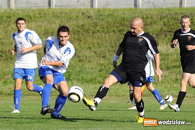 Zdjęcie w galerii na portalu naszwodzislaw.com: Kapitan uratował punkt dla Czarnych wiadomości z regionu