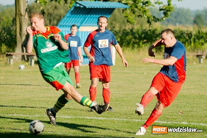 Zdjęcie w galerii na portalu naszwodzislaw.com: Nerwowo w Nieboczowach. Gospodarze górą nad Wojnowicami wiadomości z regionu
