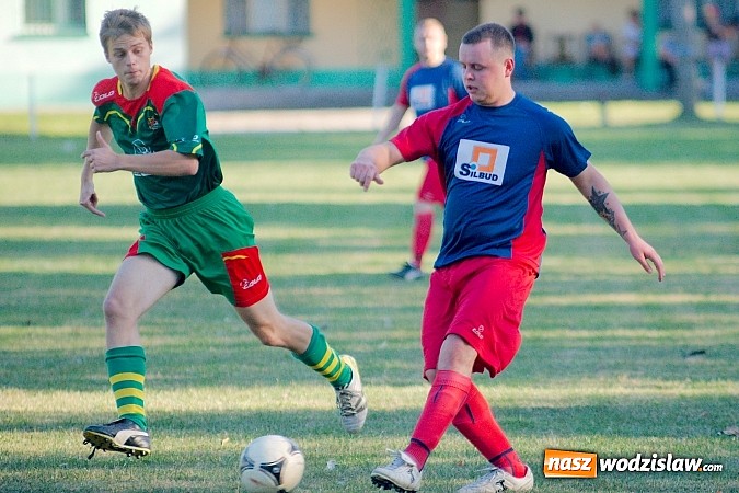 Zdjęcie w galerii na portalu naszwodzislaw.com: Nerwowo w Nieboczowach. Gospodarze górą nad Wojnowicami wiadomości z regionu