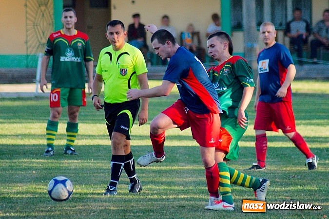 Zdjęcie w galerii na portalu naszwodzislaw.com: Nerwowo w Nieboczowach. Gospodarze górą nad Wojnowicami wiadomości z regionu