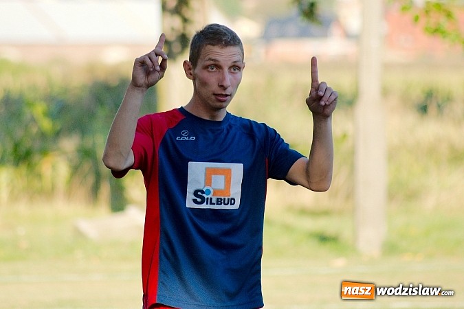 Zdjęcie w galerii na portalu naszwodzislaw.com: Nerwowo w Nieboczowach. Gospodarze górą nad Wojnowicami wiadomości z regionu