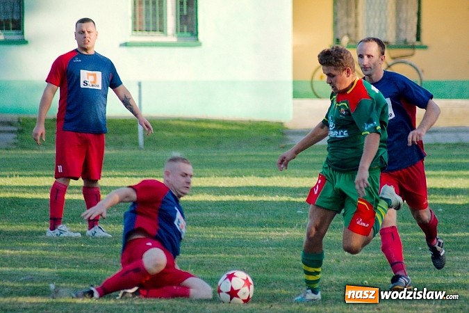 Zdjęcie w galerii na portalu naszwodzislaw.com: Nerwowo w Nieboczowach. Gospodarze górą nad Wojnowicami wiadomości z regionu