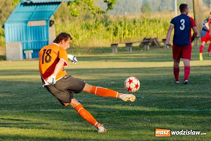 Zdjęcie w galerii na portalu naszwodzislaw.com: Nerwowo w Nieboczowach. Gospodarze górą nad Wojnowicami wiadomości z regionu