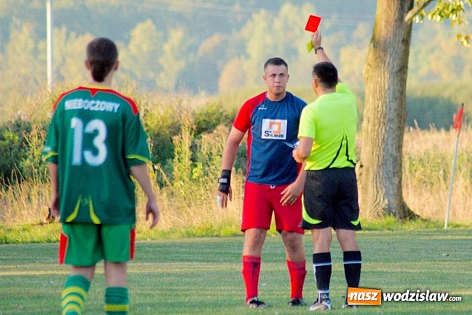 Zdjęcie w galerii na portalu naszwodzislaw.com: Nerwowo w Nieboczowach. Gospodarze górą nad Wojnowicami wiadomości z regionu