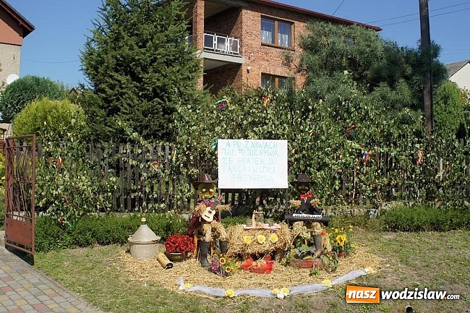 Zdjęcie w galerii na portalu naszwodzislaw.com: Doda i Teresa Werner przyciągnęły tłumy wiadomości z regionu