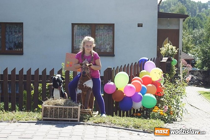 Zdjęcie w galerii na portalu naszwodzislaw.com: Doda i Teresa Werner przyciągnęły tłumy wiadomości z regionu