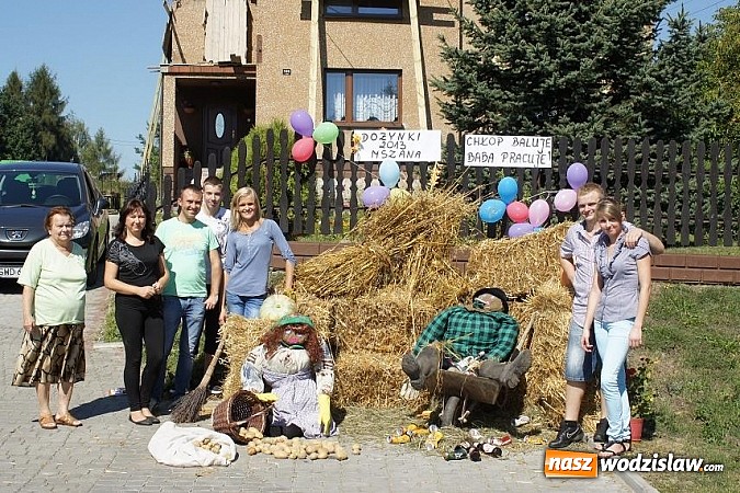 Zdjęcie w galerii na portalu naszwodzislaw.com: Doda i Teresa Werner przyciągnęły tłumy wiadomości z regionu