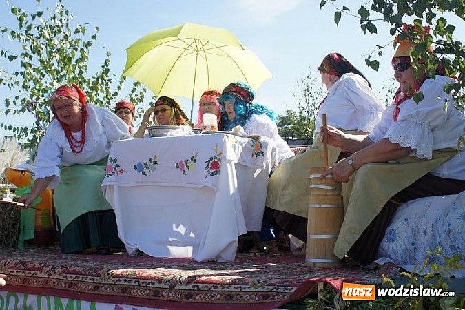 Zdjęcie w galerii na portalu naszwodzislaw.com: Doda i Teresa Werner przyciągnęły tłumy wiadomości z regionu