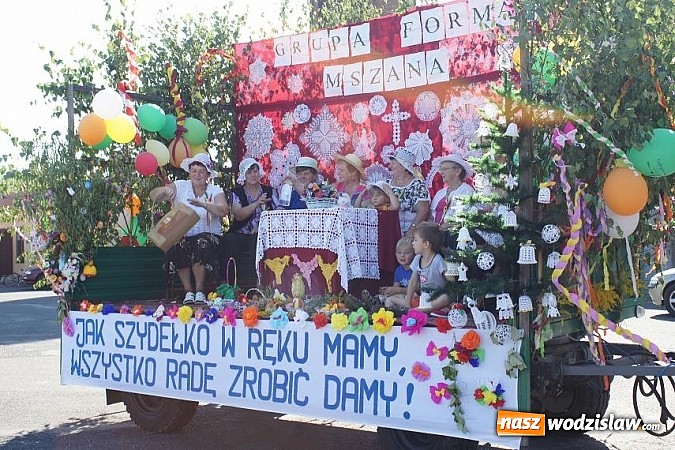 Zdjęcie w galerii na portalu naszwodzislaw.com: Doda i Teresa Werner przyciągnęły tłumy wiadomości z regionu