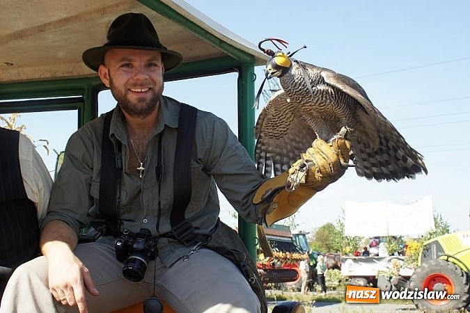 Zdjęcie w galerii na portalu naszwodzislaw.com: Doda i Teresa Werner przyciągnęły tłumy wiadomości z regionu