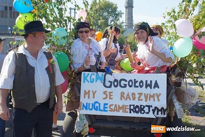 Zdjęcie w galerii na portalu naszwodzislaw.com: Doda i Teresa Werner przyciągnęły tłumy wiadomości z regionu