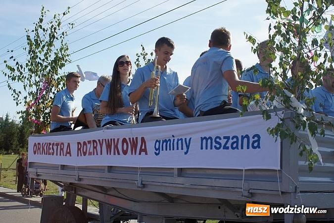 Zdjęcie w galerii na portalu naszwodzislaw.com: Doda i Teresa Werner przyciągnęły tłumy wiadomości z regionu