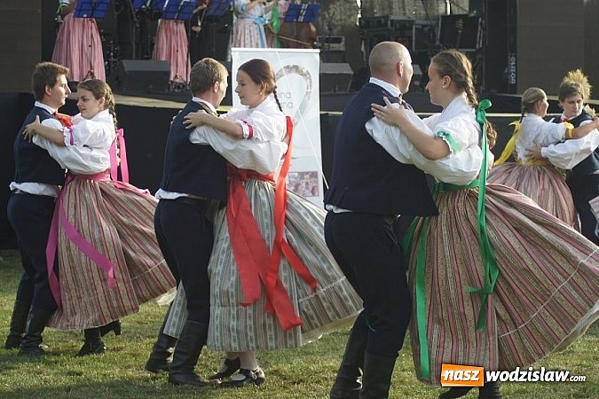 Zdjęcie w galerii na portalu naszwodzislaw.com: Doda i Teresa Werner przyciągnęły tłumy wiadomości z regionu