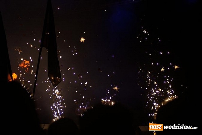 Zdjęcie w galerii na portalu naszwodzislaw.com: Doda i Teresa Werner przyciągnęły tłumy wiadomości z regionu