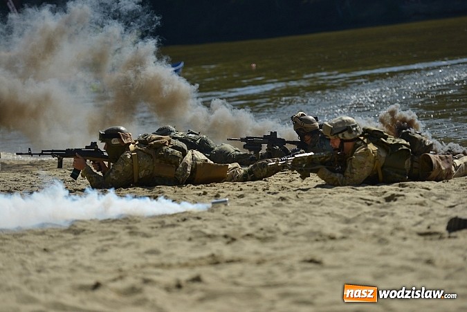 Zdjęcie w galerii na portalu naszwodzislaw.com: Balaton opanowany przez żołnierzy wiadomości z regionu