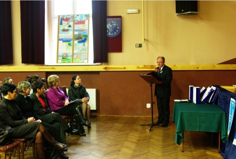 Zdjęcie w galerii na portalu naszwodzislaw.com: Kampania Białej Wstążki za nami wiadomości z regionu