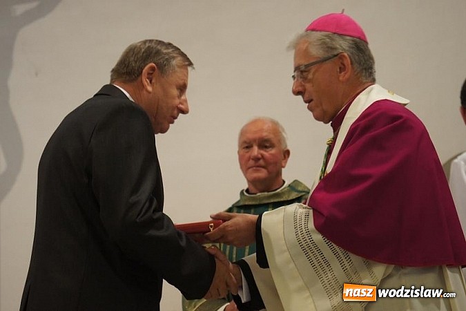 Zdjęcie w galerii na portalu naszwodzislaw.com: Medal Pro Ecclesia et Pontifice dla mieszkańca Połomi wiadomości z regionu
