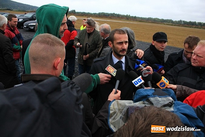 Zdjęcie w galerii na portalu naszwodzislaw.com: Prezydent Bronisław Komorowski odwiedził teren budowy zbiornika Racibórz wiadomości z regionu