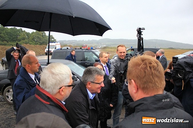 Zdjęcie w galerii na portalu naszwodzislaw.com: Prezydent Bronisław Komorowski odwiedził teren budowy zbiornika Racibórz wiadomości z regionu