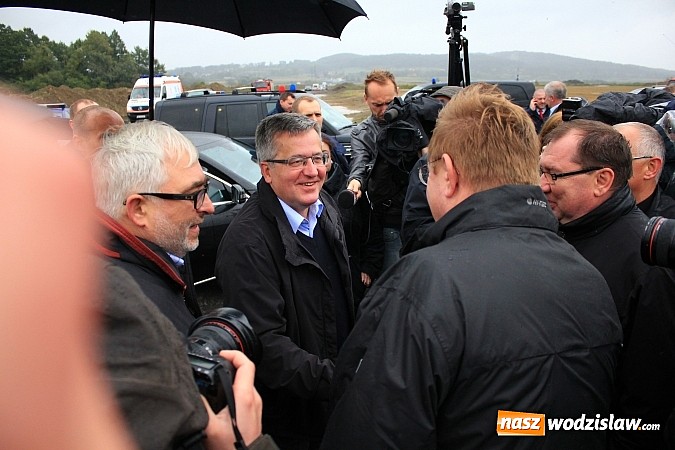 Zdjęcie w galerii na portalu naszwodzislaw.com: Prezydent Bronisław Komorowski odwiedził teren budowy zbiornika Racibórz wiadomości z regionu