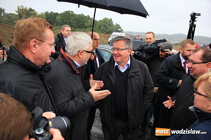 Zdjęcie w galerii na portalu naszwodzislaw.com: Prezydent Bronisław Komorowski odwiedził teren budowy zbiornika Racibórz wiadomości z regionu