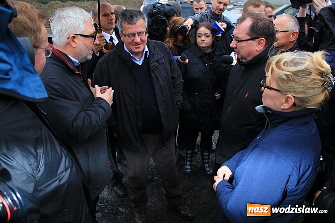 Zdjęcie w galerii na portalu naszwodzislaw.com: Prezydent Bronisław Komorowski odwiedził teren budowy zbiornika Racibórz wiadomości z regionu