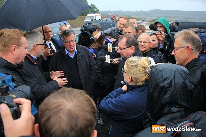 Zdjęcie w galerii na portalu naszwodzislaw.com: Prezydent Bronisław Komorowski odwiedził teren budowy zbiornika Racibórz wiadomości z regionu