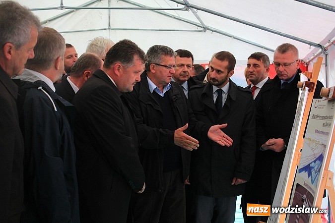 Zdjęcie w galerii na portalu naszwodzislaw.com: Prezydent Bronisław Komorowski odwiedził teren budowy zbiornika Racibórz wiadomości z regionu