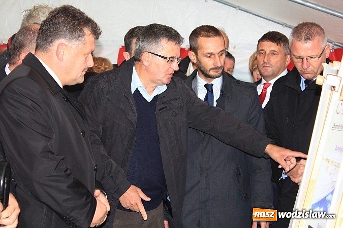 Zdjęcie w galerii na portalu naszwodzislaw.com: Prezydent Bronisław Komorowski odwiedził teren budowy zbiornika Racibórz wiadomości z regionu