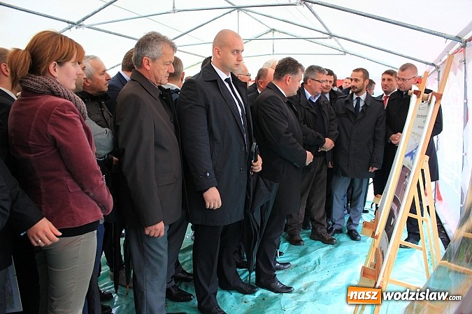 Zdjęcie w galerii na portalu naszwodzislaw.com: Prezydent Bronisław Komorowski odwiedził teren budowy zbiornika Racibórz wiadomości z regionu