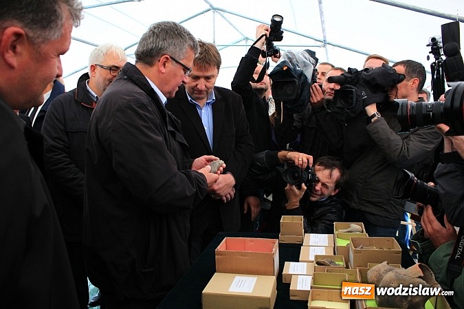 Zdjęcie w galerii na portalu naszwodzislaw.com: Prezydent Bronisław Komorowski odwiedził teren budowy zbiornika Racibórz wiadomości z regionu