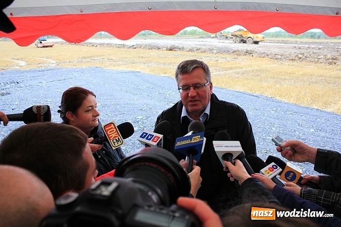 Zdjęcie w galerii na portalu naszwodzislaw.com: Prezydent Bronisław Komorowski odwiedził teren budowy zbiornika Racibórz wiadomości z regionu