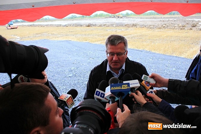 Zdjęcie w galerii na portalu naszwodzislaw.com: Prezydent Bronisław Komorowski odwiedził teren budowy zbiornika Racibórz wiadomości z regionu