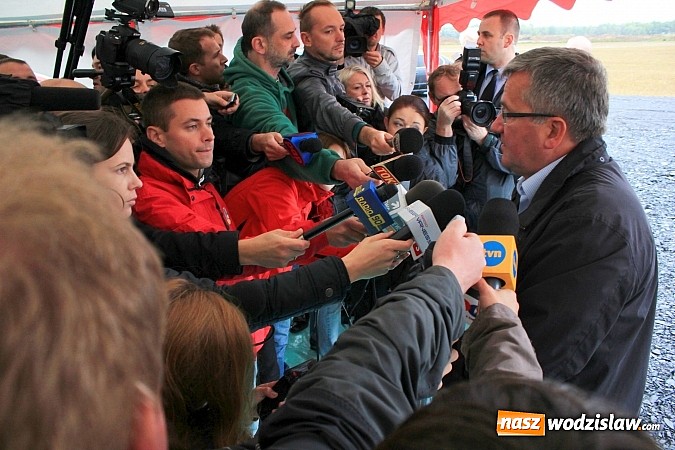 Zdjęcie w galerii na portalu naszwodzislaw.com: Prezydent Bronisław Komorowski odwiedził teren budowy zbiornika Racibórz wiadomości z regionu