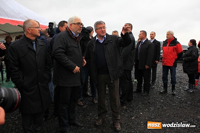 Zdjęcie w galerii na portalu naszwodzislaw.com: Prezydent Bronisław Komorowski odwiedził teren budowy zbiornika Racibórz wiadomości z regionu