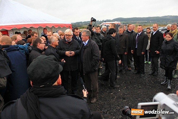 Zdjęcie w galerii na portalu naszwodzislaw.com: Prezydent Bronisław Komorowski odwiedził teren budowy zbiornika Racibórz wiadomości z regionu
