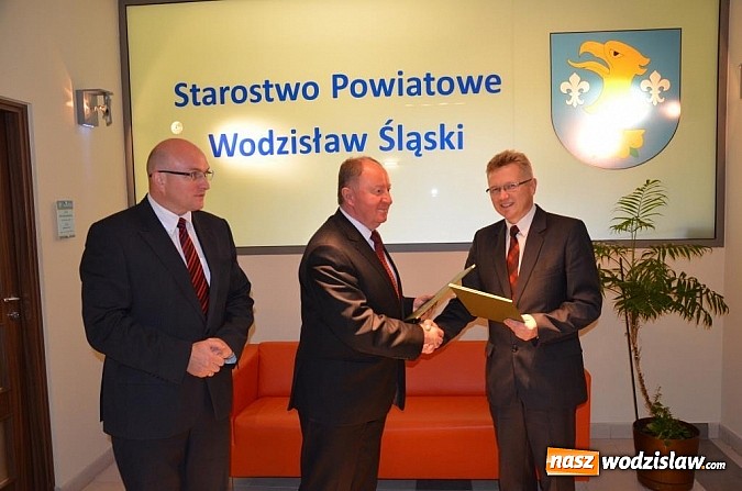 Zdjęcie w galerii na portalu naszwodzislaw.com: Umowa w sprawie ośrodka w Połomi zawarta wiadomości z regionu