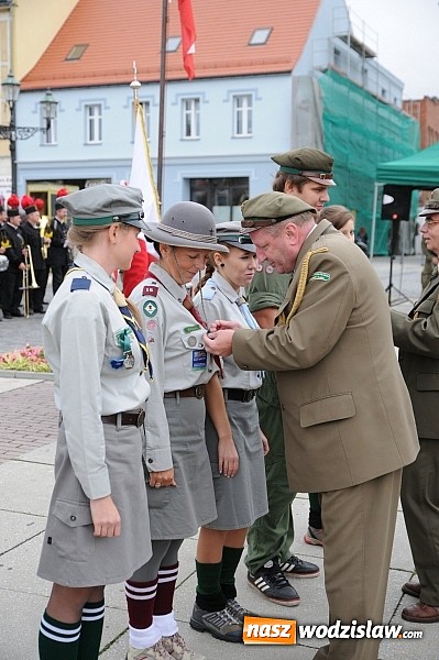 Zdjęcie w galerii na portalu naszwodzislaw.com: Laska Skautowa dla Wójta Gminy Gorzyce wiadomości z regionu