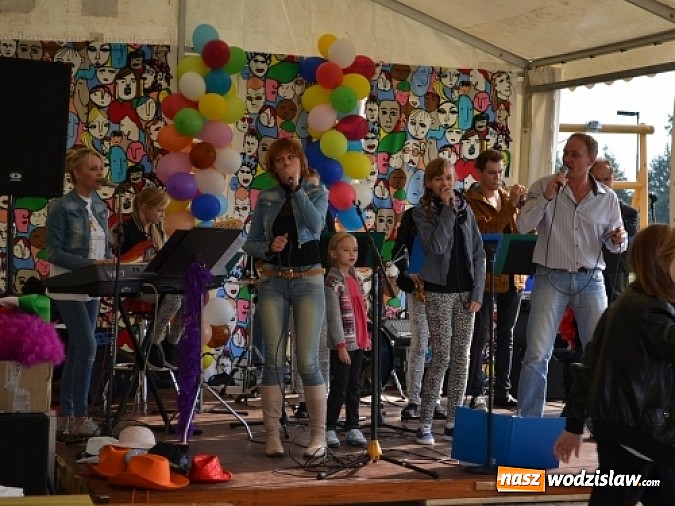 Zdjęcie w galerii na portalu naszwodzislaw.com: Aleja klonów i plac zabaw przy Ośrodku Nautica wiadomości z regionu