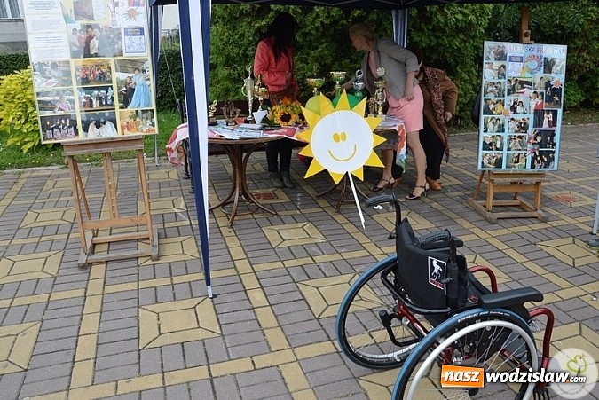 Zdjęcie w galerii na portalu naszwodzislaw.com: Stowarzyszenia wyszły do ludzi wiadomości z regionu