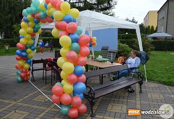 Zdjęcie w galerii na portalu naszwodzislaw.com: Stowarzyszenia wyszły do ludzi wiadomości z regionu
