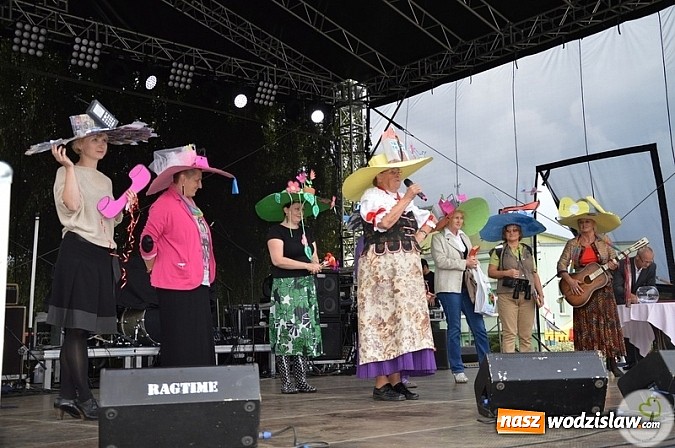 Zdjęcie w galerii na portalu naszwodzislaw.com: Stowarzyszenia wyszły do ludzi wiadomości z regionu